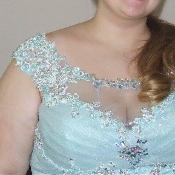 Light blue Alyce Paris Prom dress - Picture 2 of 2